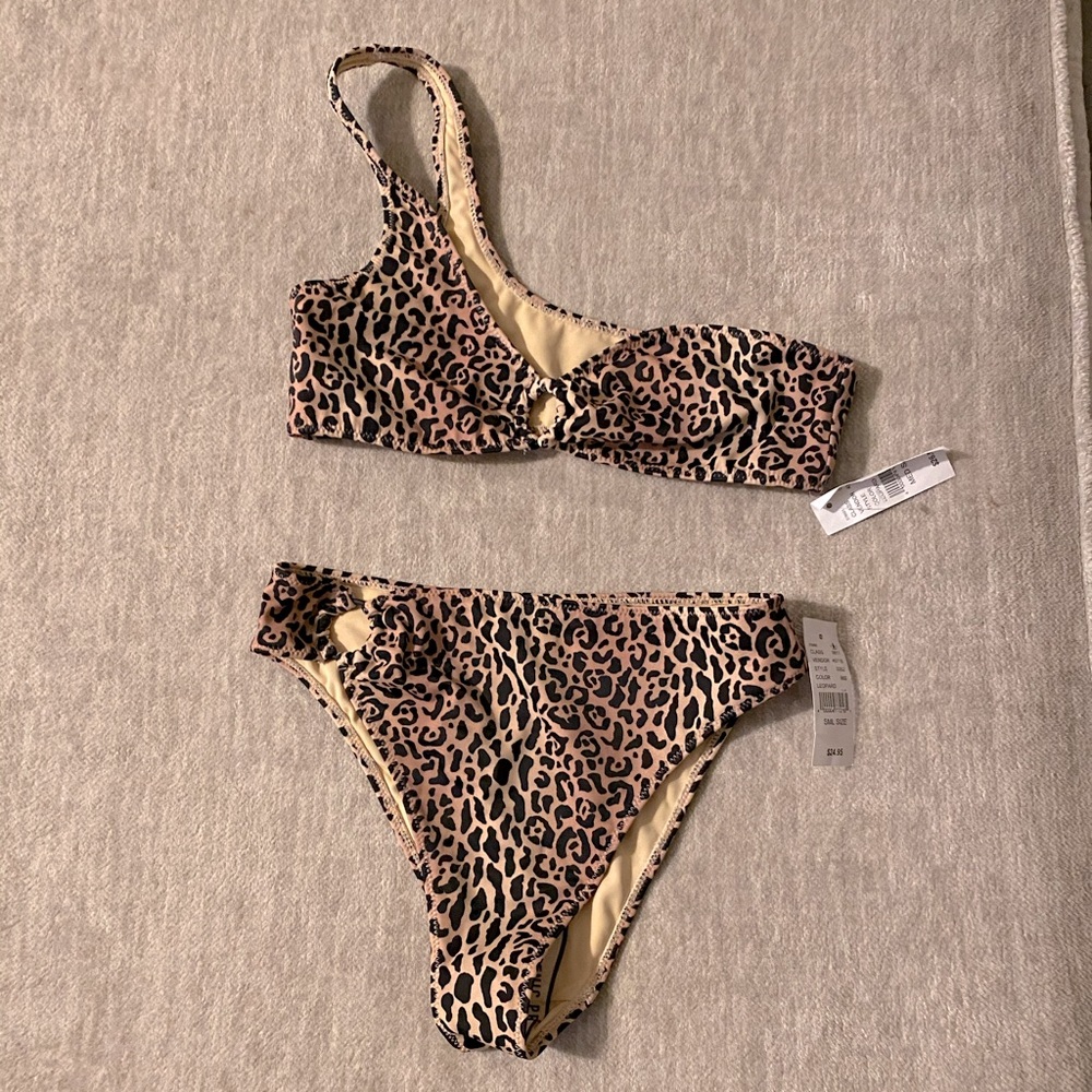 NWT animal print bikini